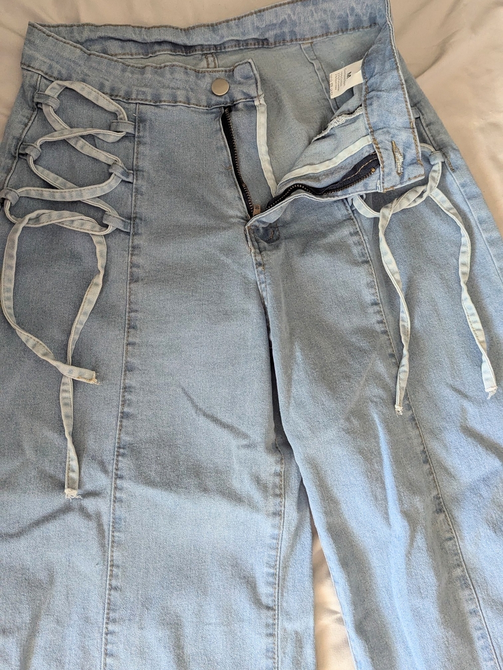 BNWOT, Size Med, Light Blue Lace-Up Details Wide Leg Jeans - Picture 4 of 12